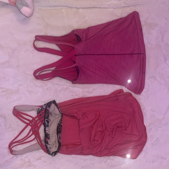 Two lululemon t shirts - Picture 5 of 15